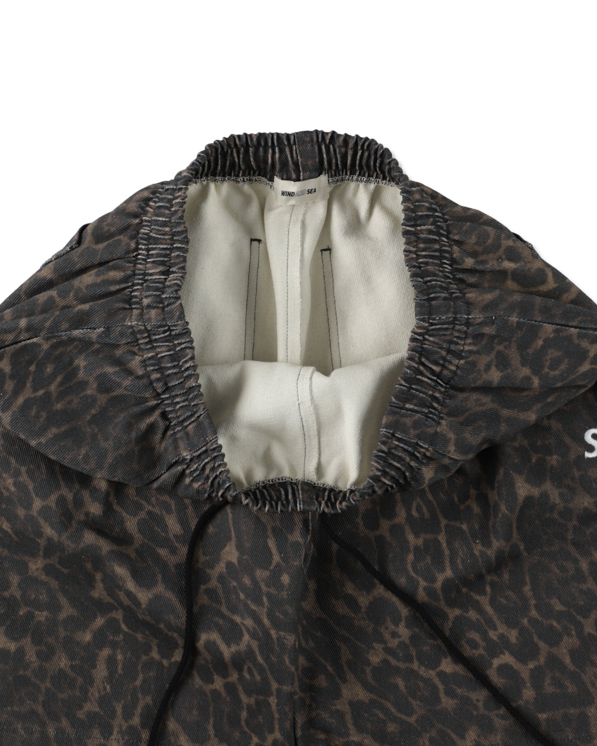 PATTERN LOGO SHORTS