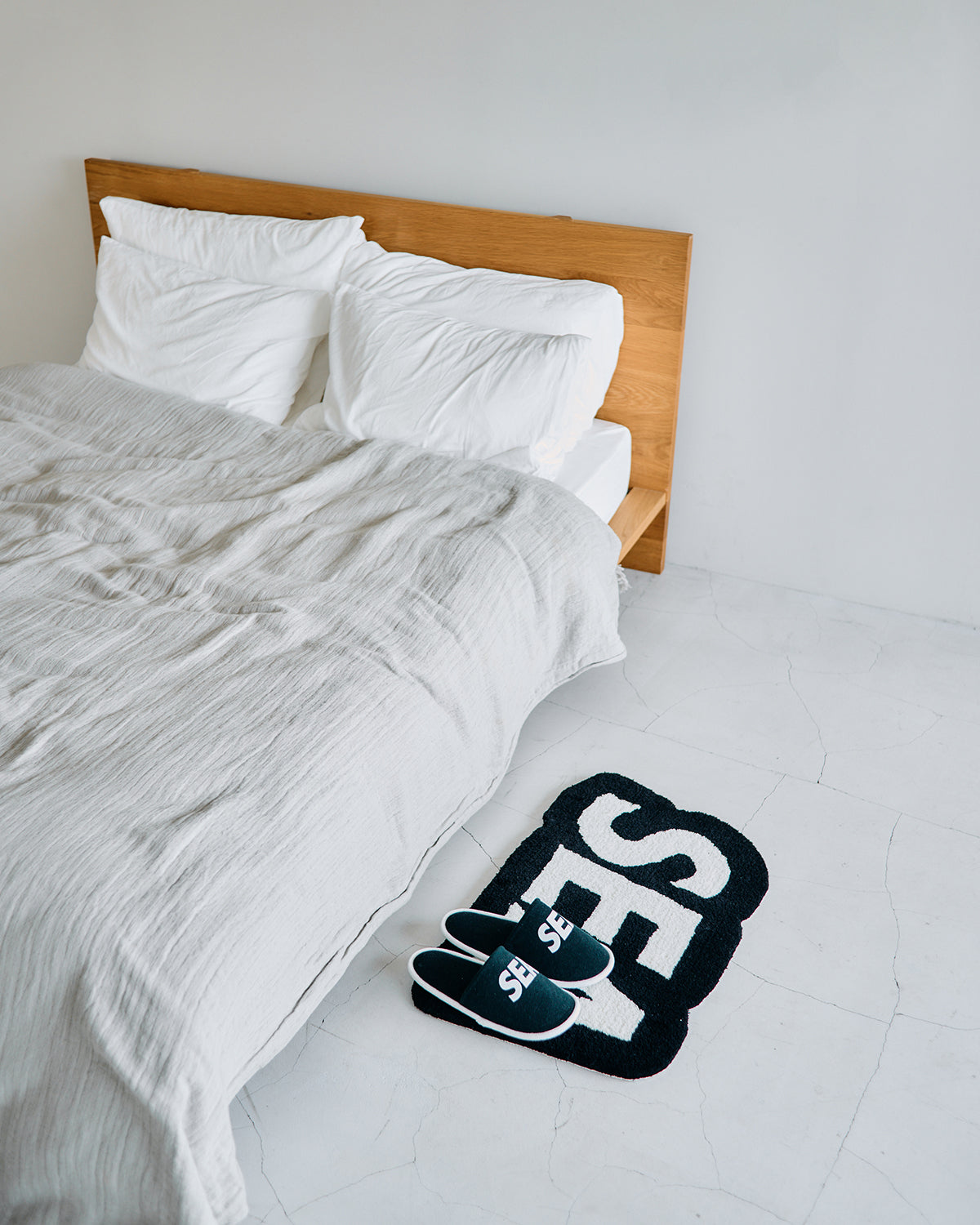 WIND AND SEA SEA ×ミヨシラグ MIYOSHI RUG MIYOSHI RUG x SEA SLIPPERS – WIND AND SEA