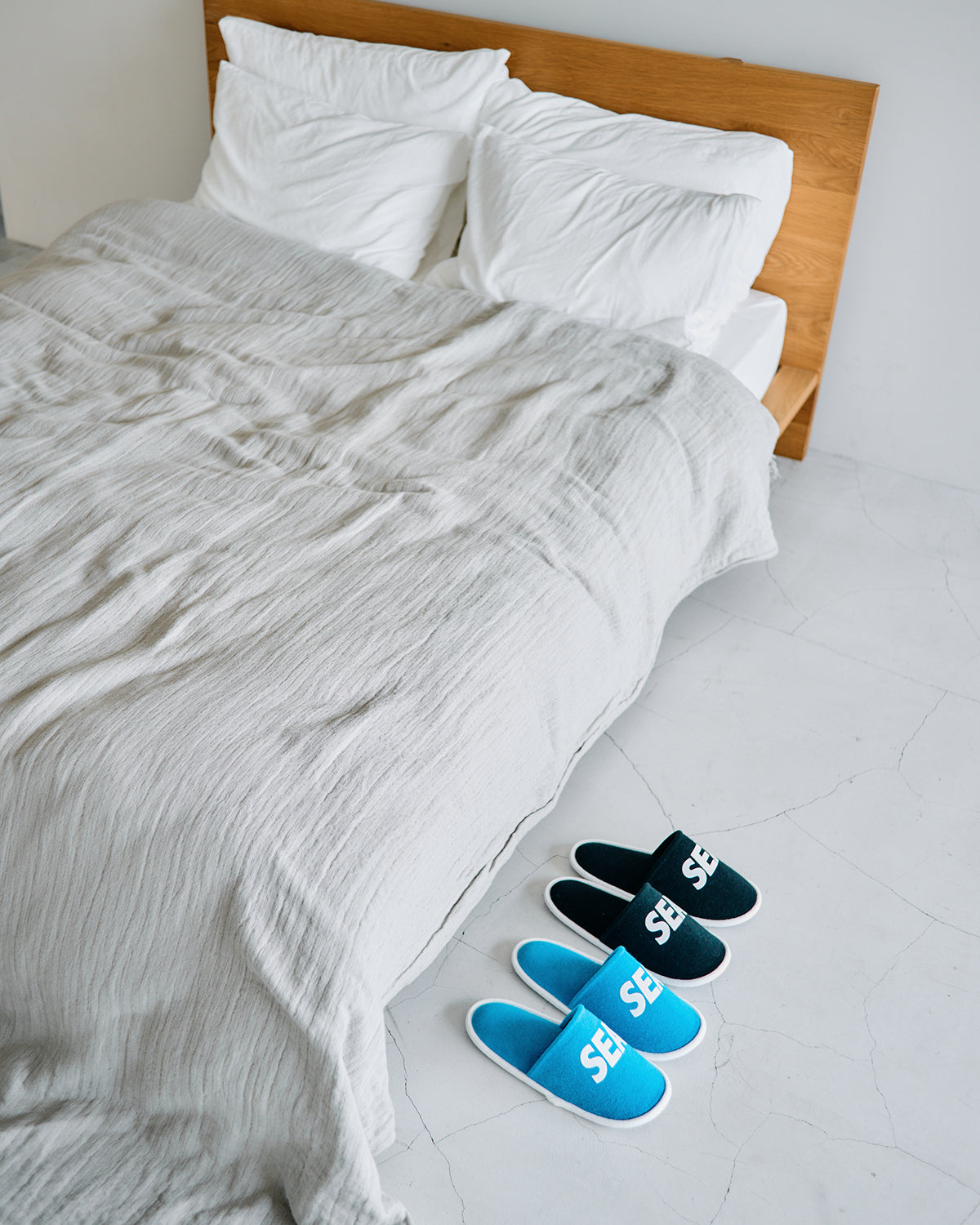 MIYOSHI RUG x SEA SLIPPERS – WIND AND SEA