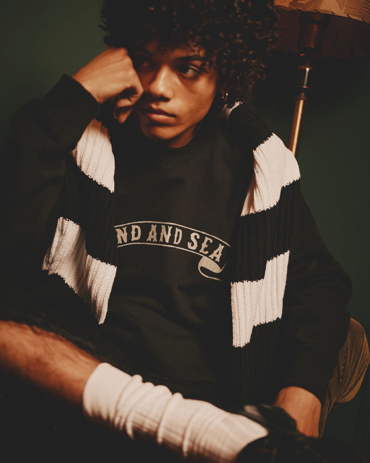 RIBON LOGO CREWNECK SWEATSHIRTS