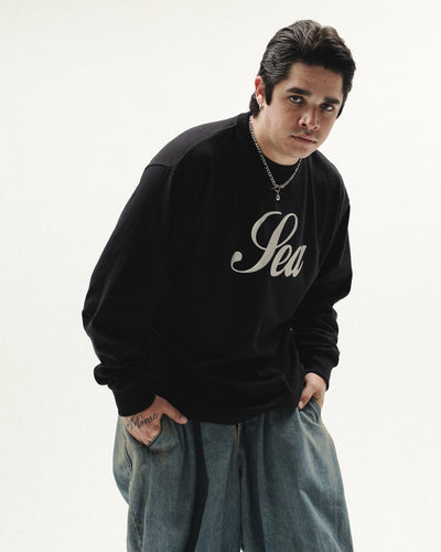 SCRIPT SEA L/S TEE