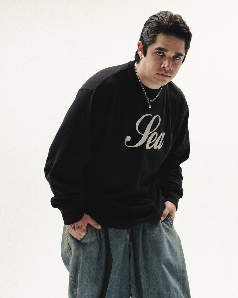 SCRIPT SEA L/S TEE