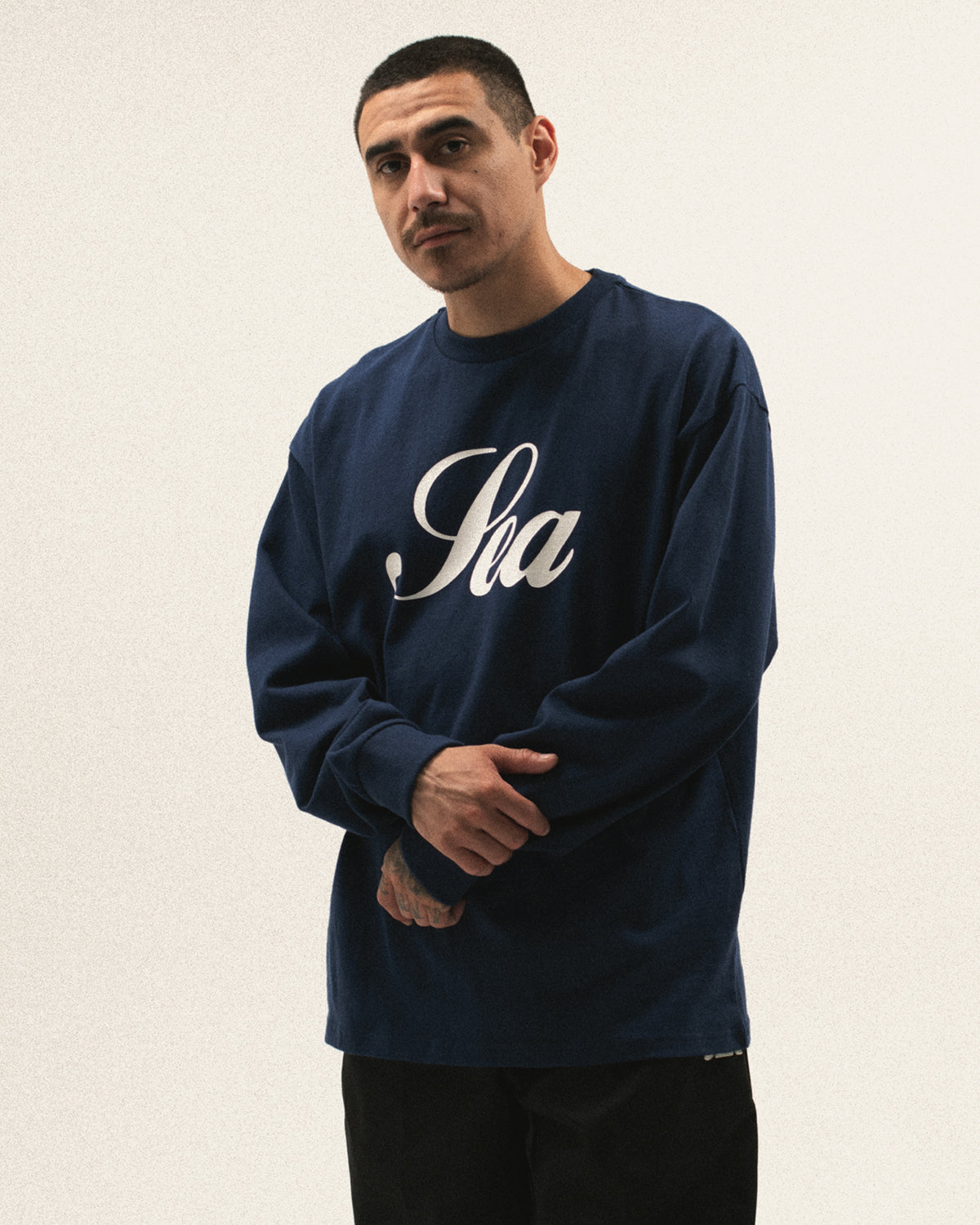 SCRIPT SEA L/S TEE