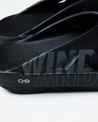 OOFOS x WDS OORIGINAL-BLACK