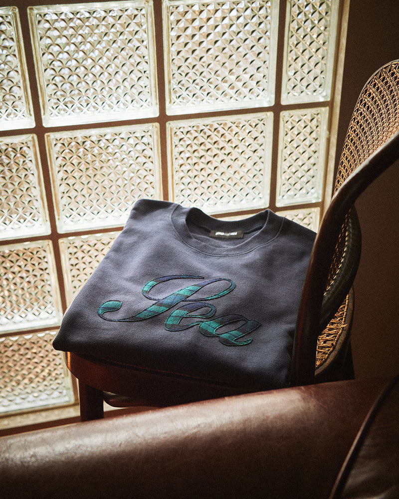 SCRIPT CREW NECK SWEATSHIRT