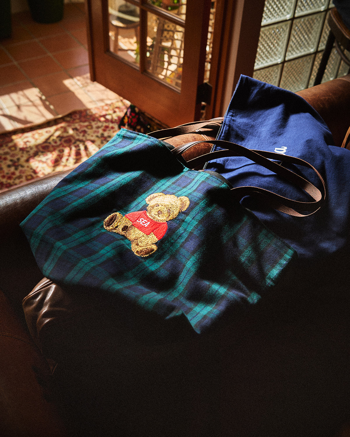 SEA BEAR BLACK WATCH TOTE BAG