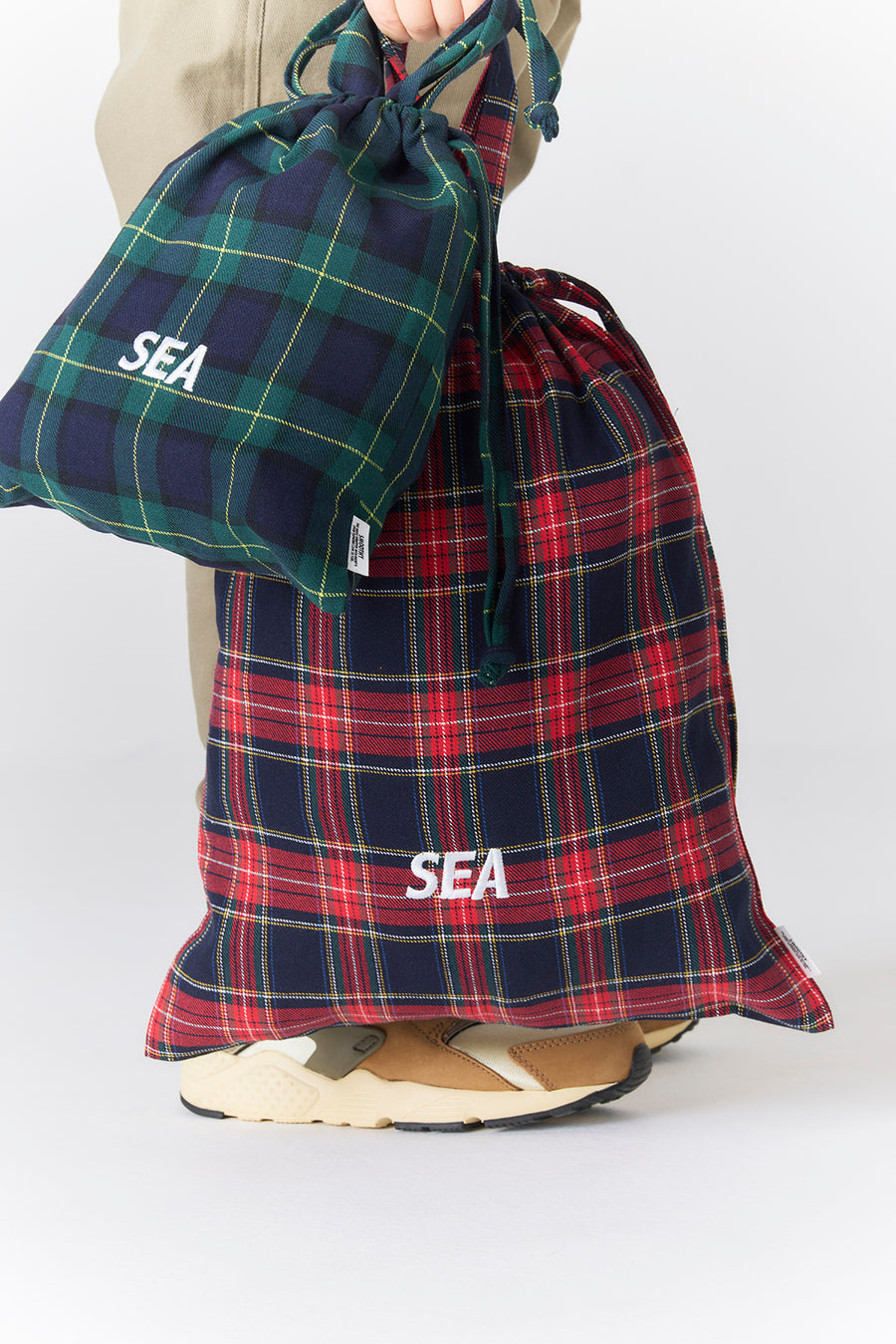 SMOOTHY x WDS PLAID DRAWSTRING BAG / RED_GREEN