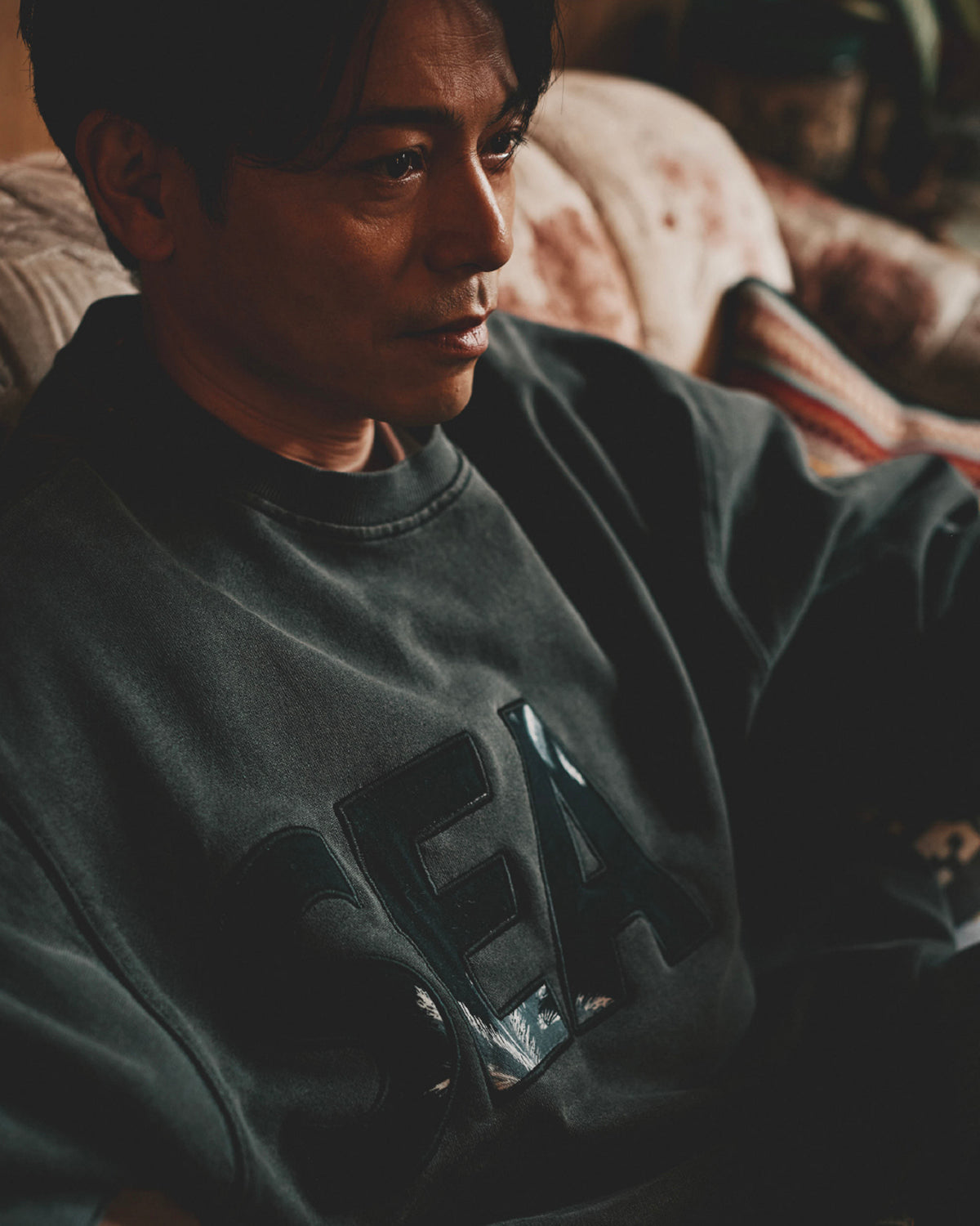 PALM TREE PACHWORK CREW NECK SWEAT SHIRT