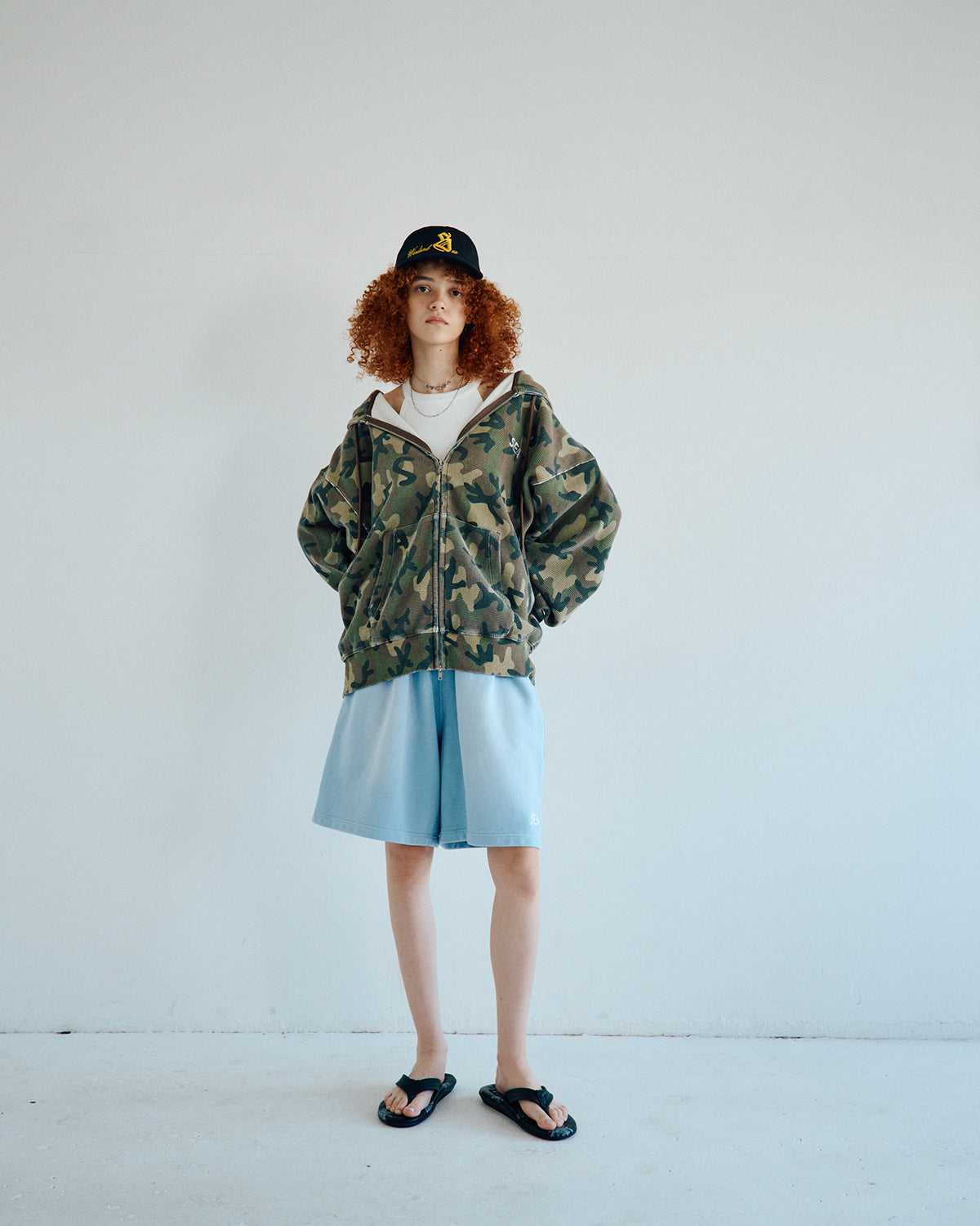 SULFUR DYEING LOGO HALF PANTS