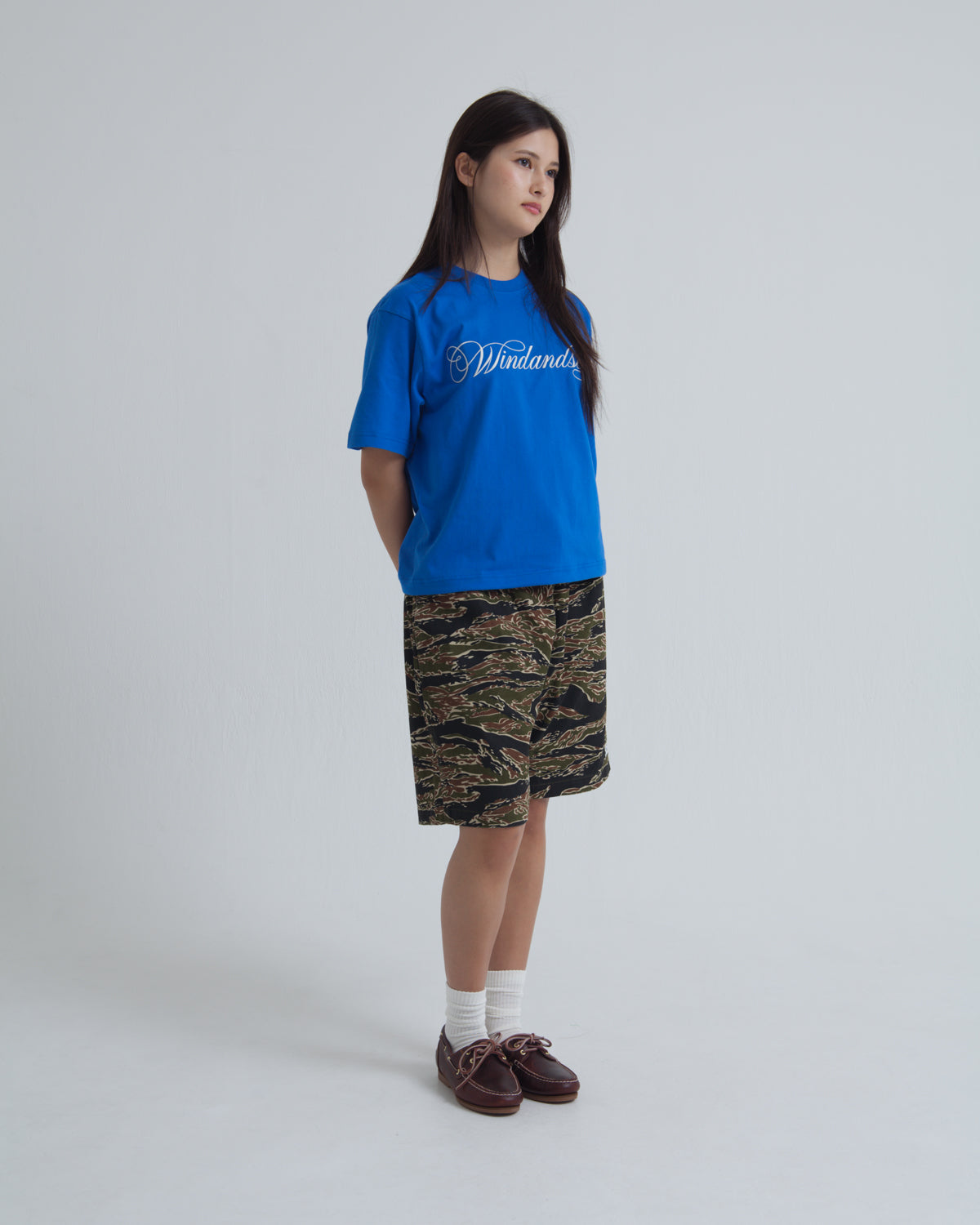 CALIGRAPHY EMBROIDERY TEE