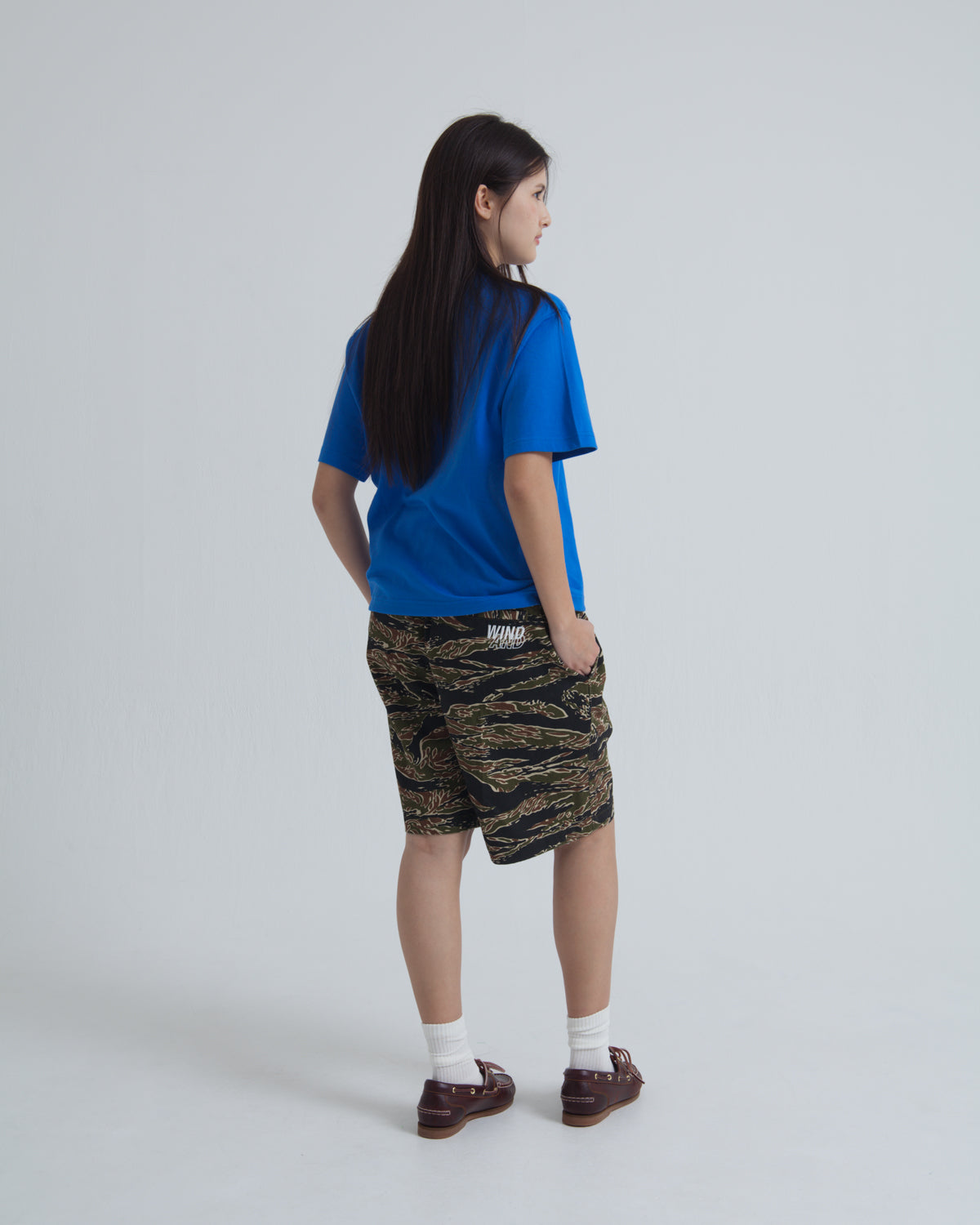 CALIGRAPHY EMBROIDERY TEE