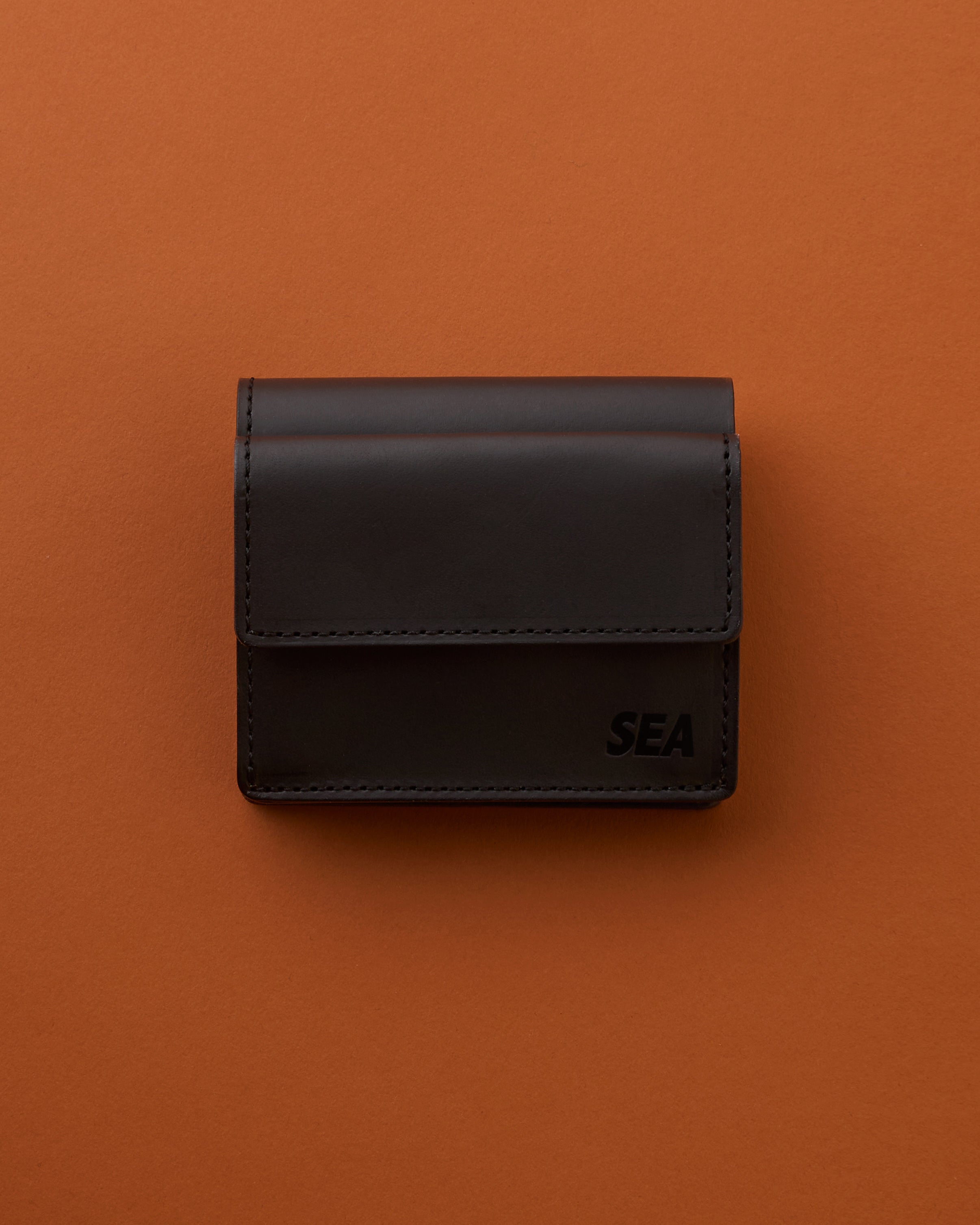 BLACK SEA LEATHER FLAT CARD HOLDER – WIND AND SEA