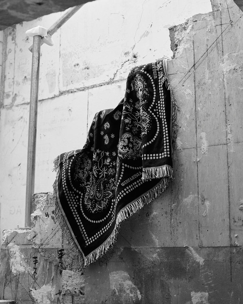 BLACK BANDANA BLANKET