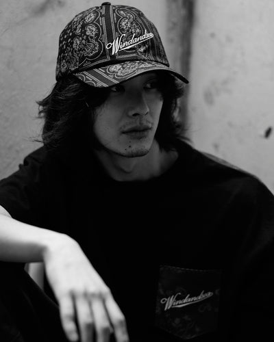 BLACK BANDANA BACK PANEL POCKET  TEE