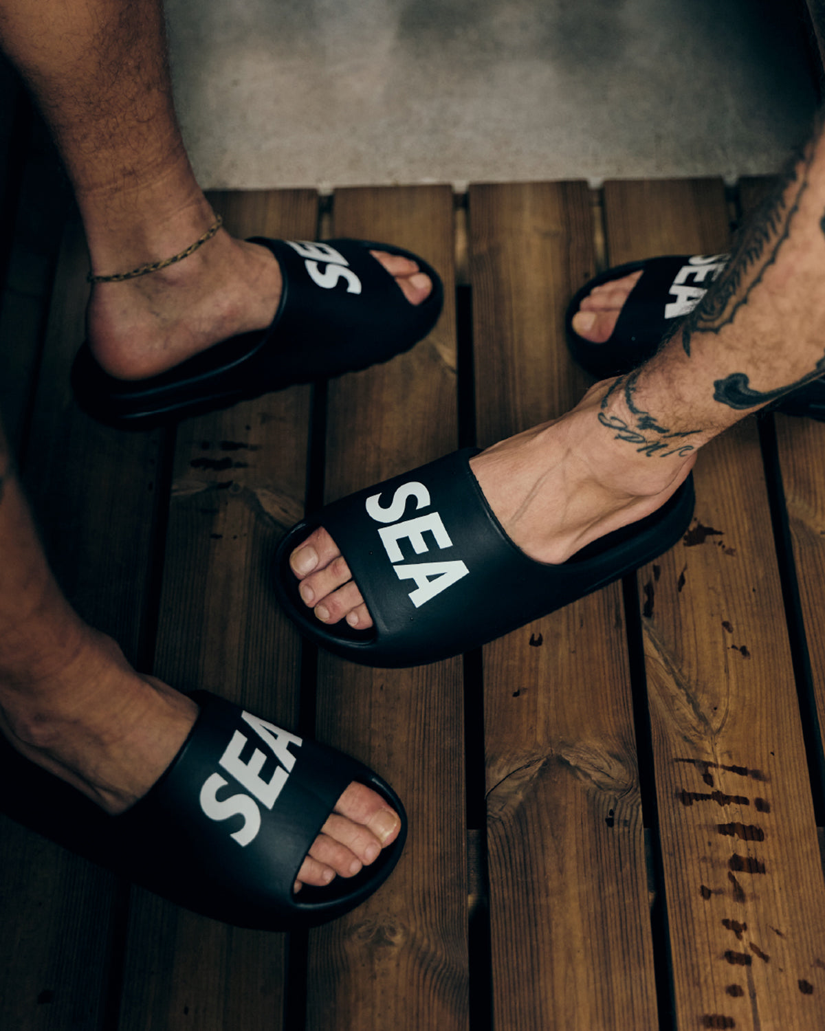 SEA LOGO SANDALS – WIND AND SEA