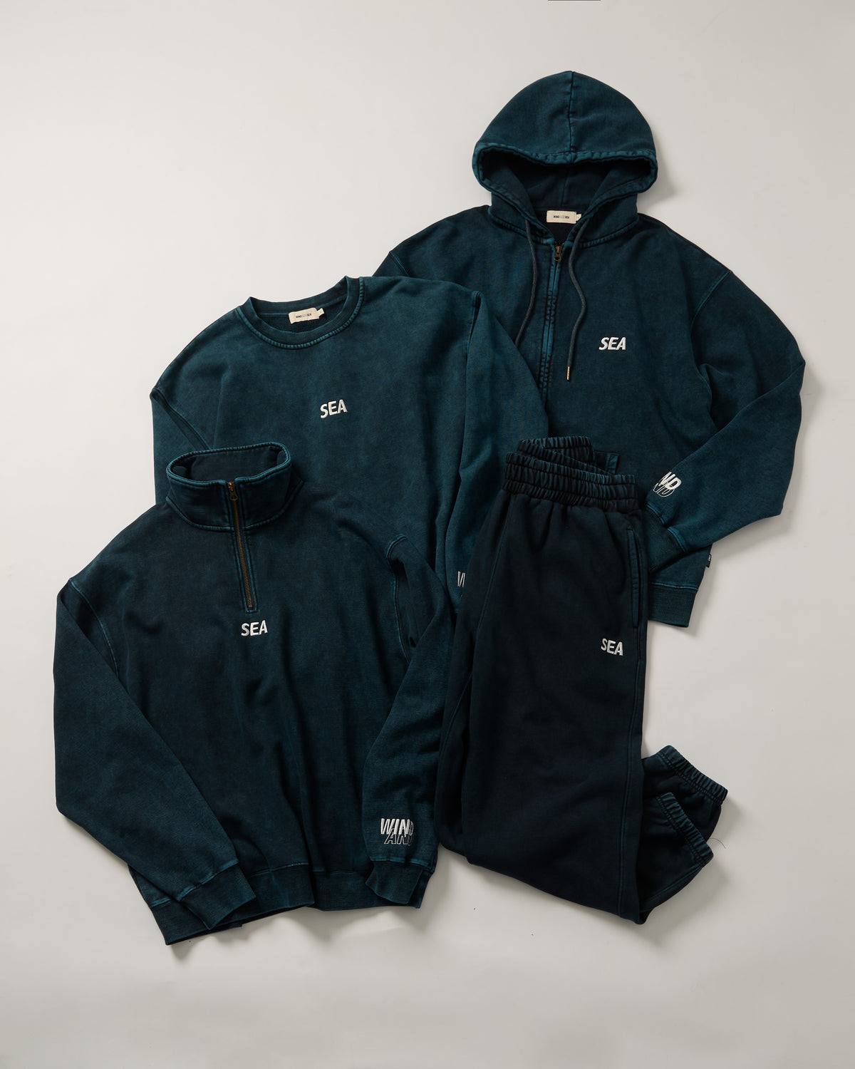AGED ESSENTIAL CREW SWEATSHIRTS