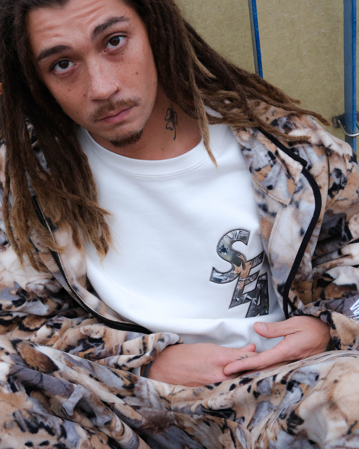 CAMO SEA CREWNECK SWEATSHIRT