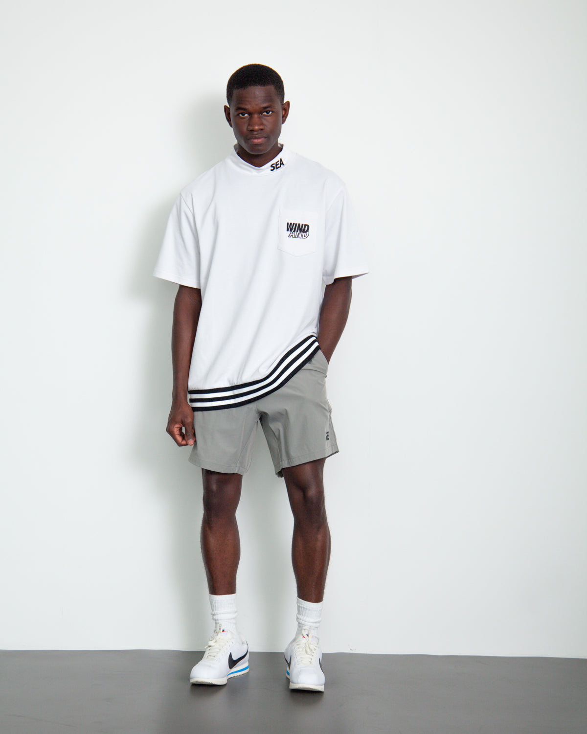 S/S Mock Neck Logo Knit