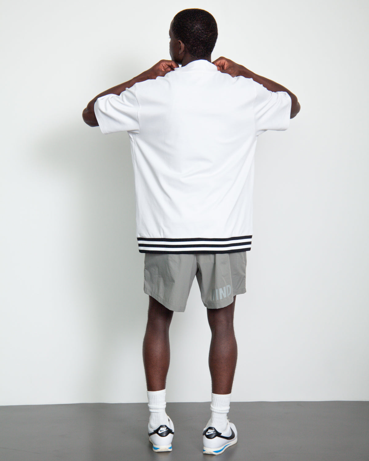 S/S Mock Neck Logo Knit