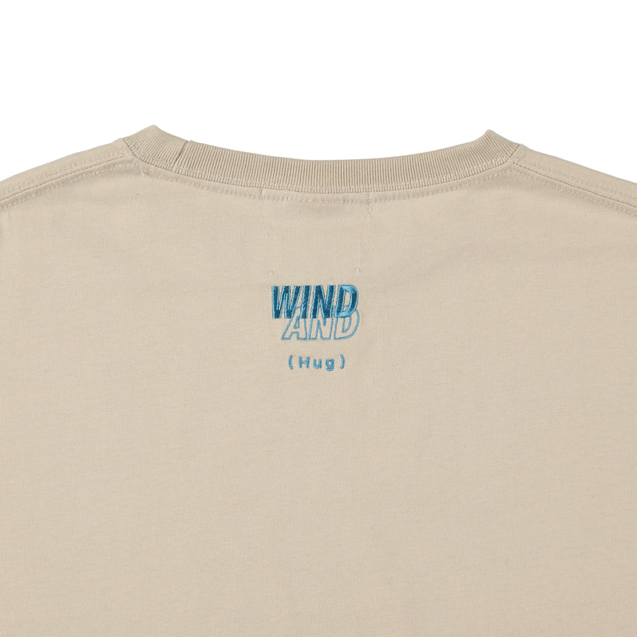 SURROUND x WDS EMBROIDERY LOGO TEE / BEIGE