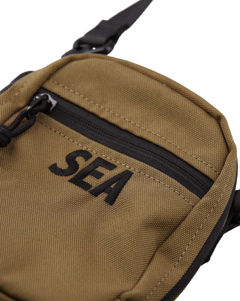 ESSENTIALS SMALL SHOUDER BAG