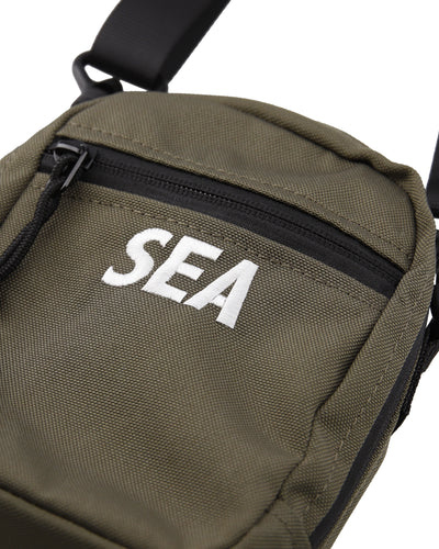 ESSENTIALS SMALL SHOUDER BAG