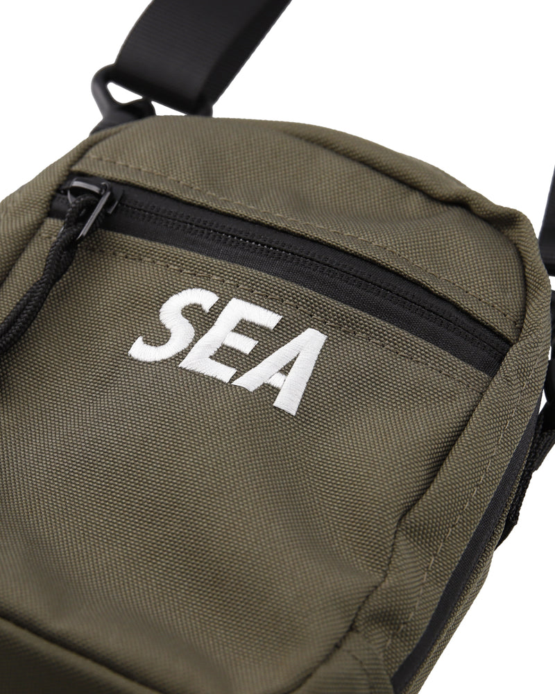 ESSENTIALS SMALL SHOUDER BAG