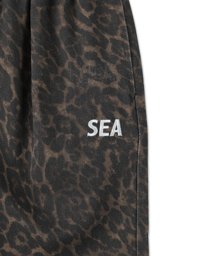 PATTERN LOGO SHORTS