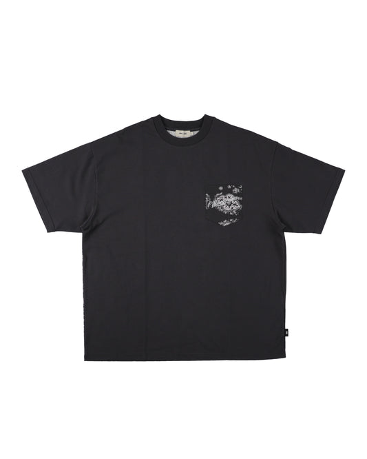 BLACK BANDANA BACK PANEL POCKET  TEE