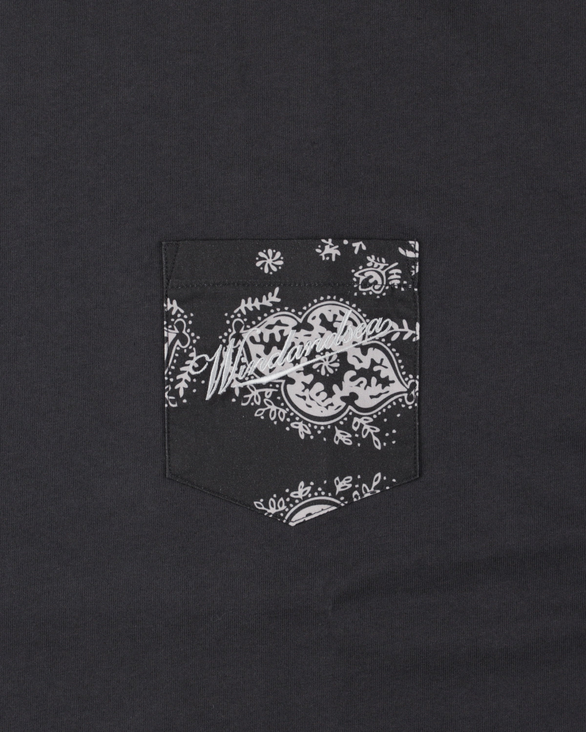 BLACK BANDANA BACK PANEL POCKET  TEE