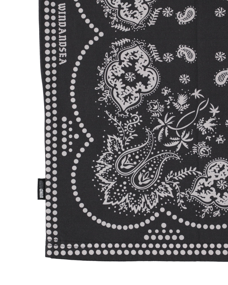 BLACK BANDANA BACK PANEL POCKET  TEE