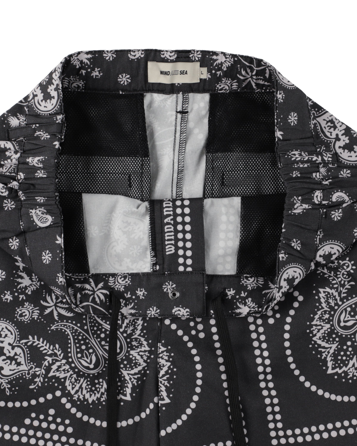 BLACK BANDANA SHORTS – WIND AND SEA