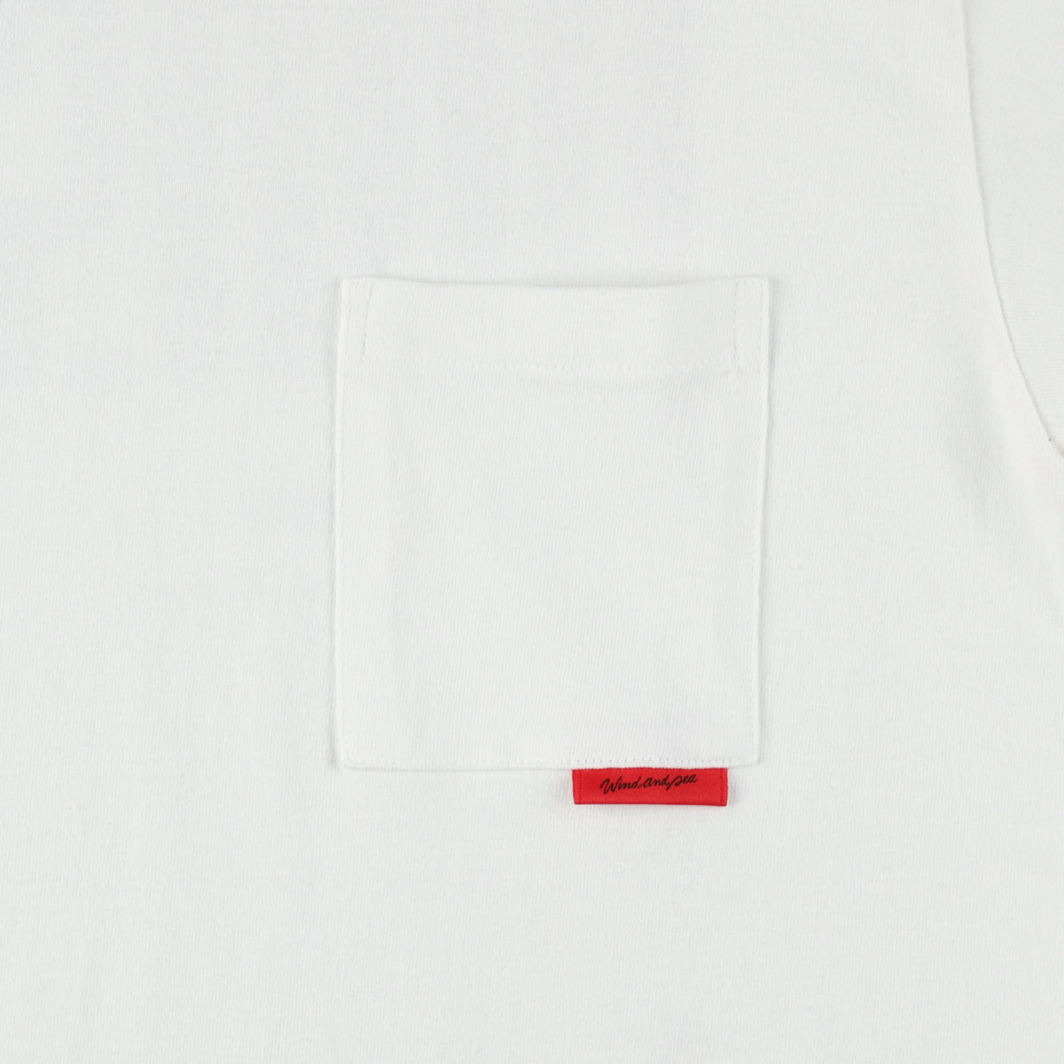 GRAPHIC POCKET TEE