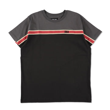 Switched Border S/S Tee / CHARCOAL