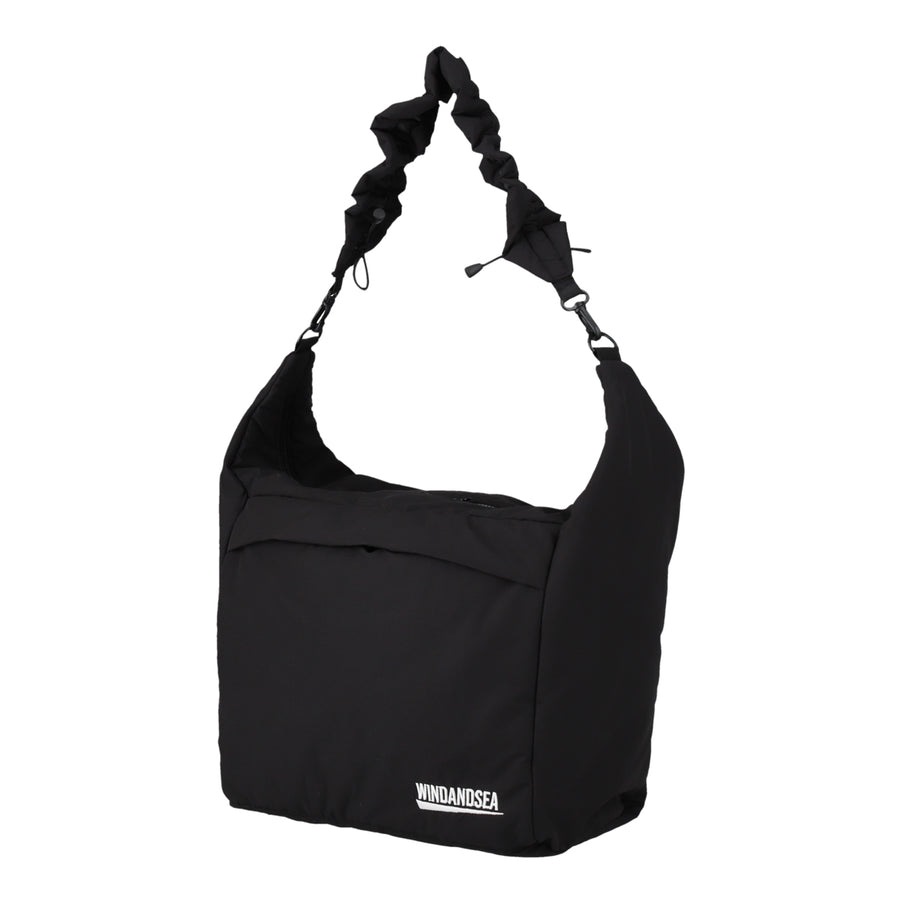 FISHNET RECYCLED NYLON SHOULDER BAG / BLACK