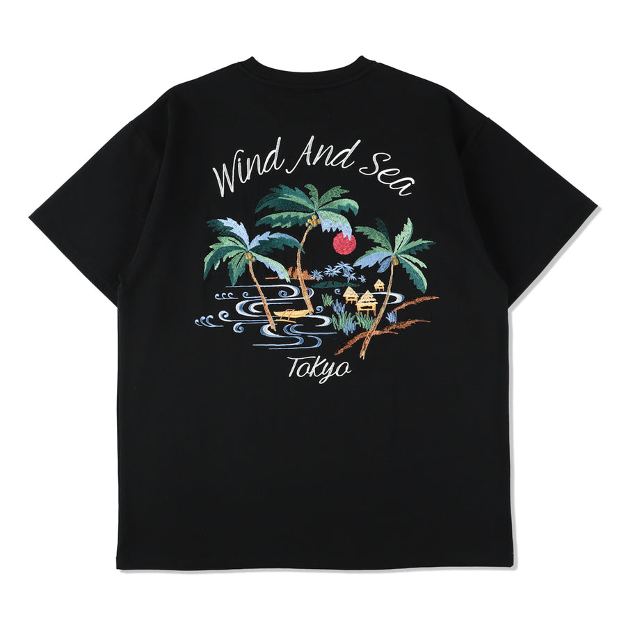 Our awesome T-shirt in 70 characters or less. – WIND AND SEA